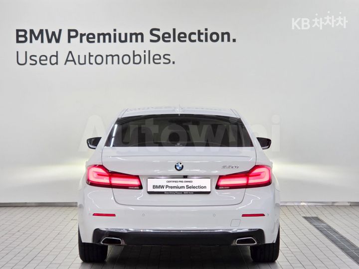 BMW 5 Series 2022 WBA71BH03NWX48352 — 3