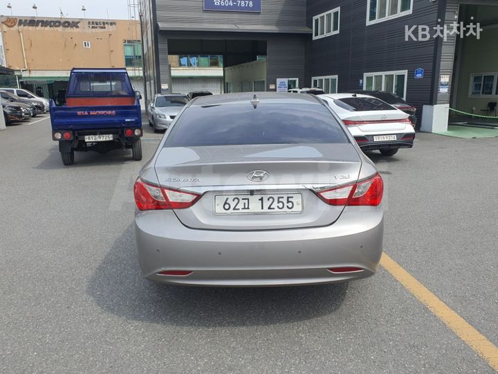 Hyundai Sonata 2010 KMHEC41BBAA028428 — 4