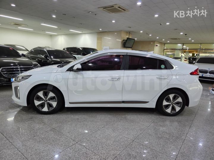 Hyundai Ioniq 2017 — 3