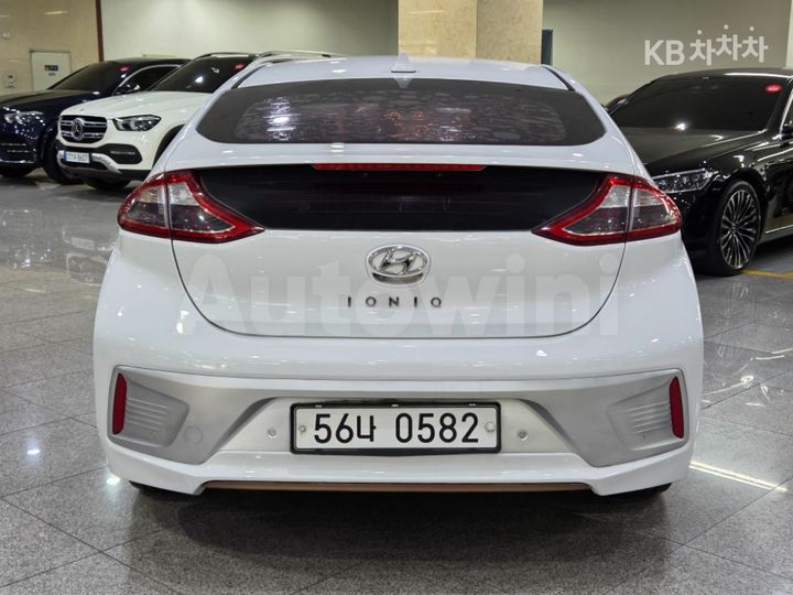 Hyundai Ioniq 2017 — 4