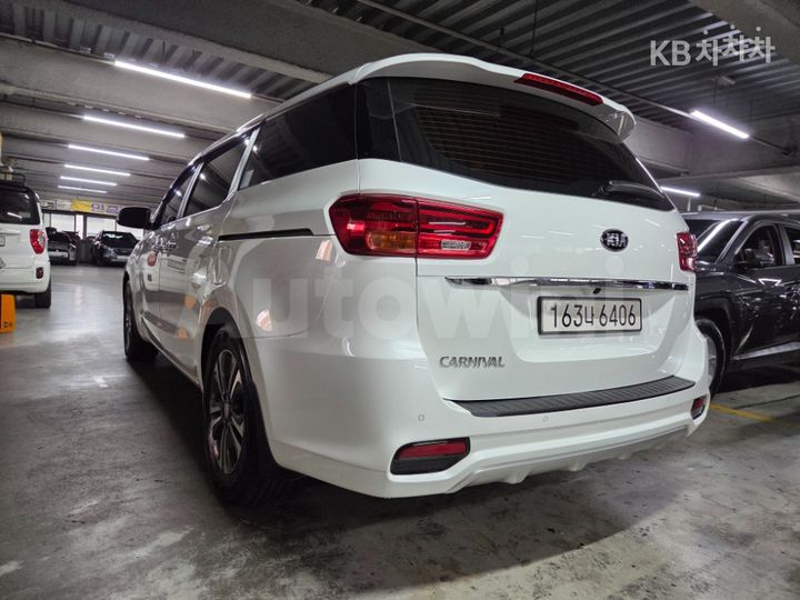 Kia Carnival 2019 KNAMB81ABKS602915 — 4