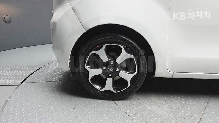 Kia Ray 2012 KNACK811BCT021125 — 5