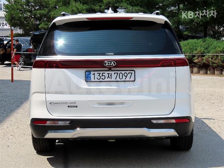 Kia Carnival 2021 KNANE813BMS020004 — 4