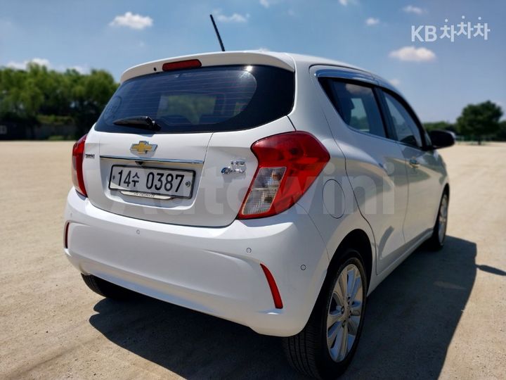 Chevrolet Spark 2017 KLYDC487DHC701436 — 4