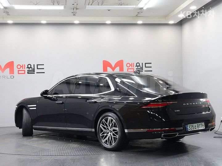 Genesis G90 2022 KMTFA41DBNU007789 — 3