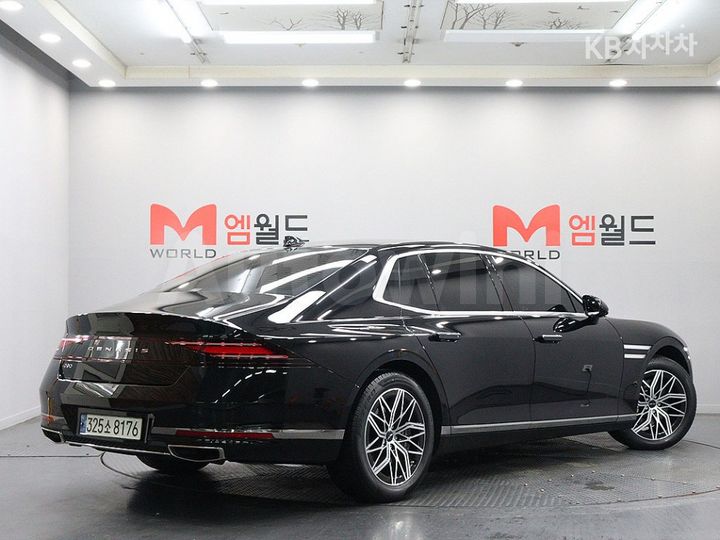 Genesis G90 2022 KMTFA41DBNU007789 — 4