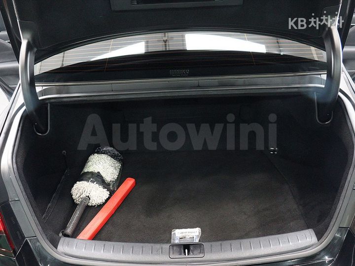 Genesis G90 2022 KMTFA41DBNU007789 — 5
