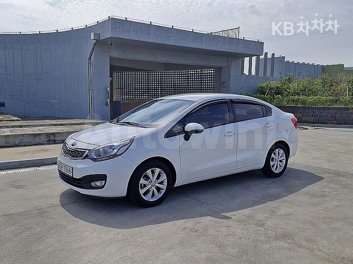 Kia Pride 2014 KNADM412BES249611 — 2