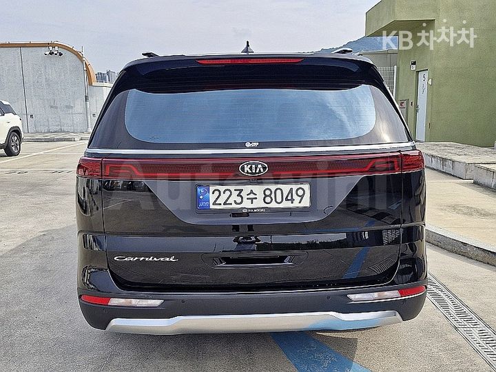 Kia Carnival 2021 KNANE81BBMS079159 — 4