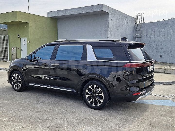 Kia Carnival 2021 KNANE81BBMS079159 — 5