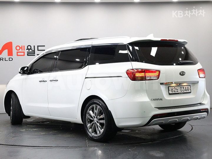 Kia Carnival 2016 KNAME81ABGS208917 — 3