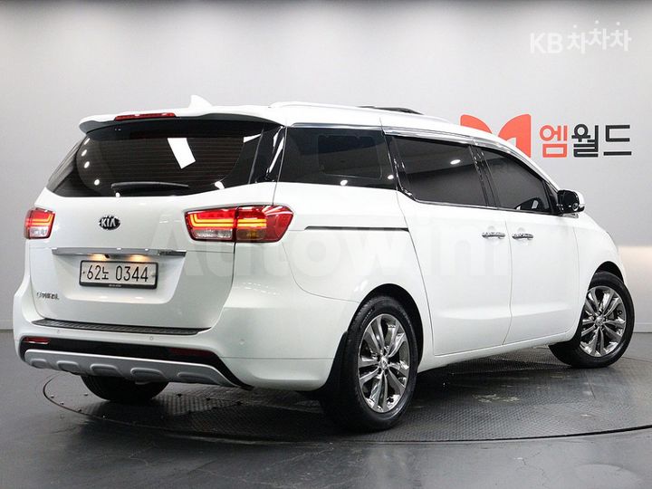 Kia Carnival 2016 KNAME81ABGS208917 — 4