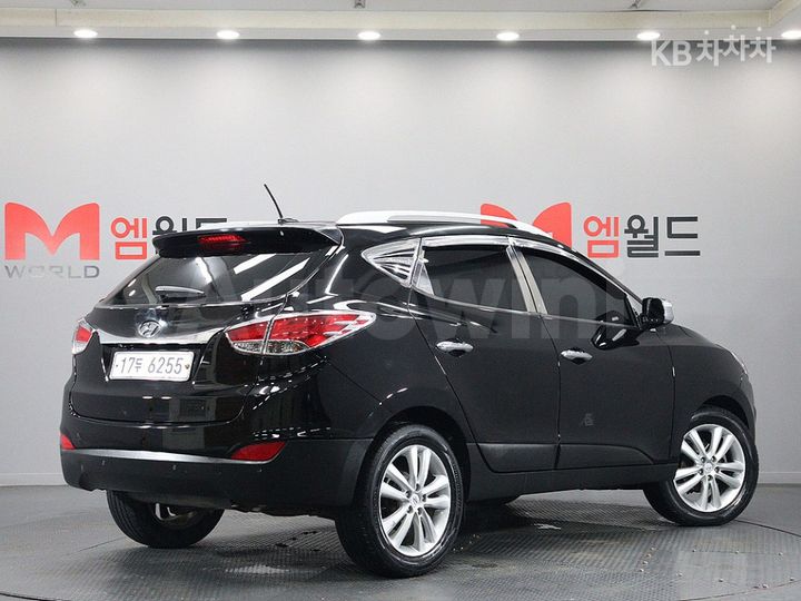 Hyundai Tucson 2010 KMHJU81VBAU035930 — 3