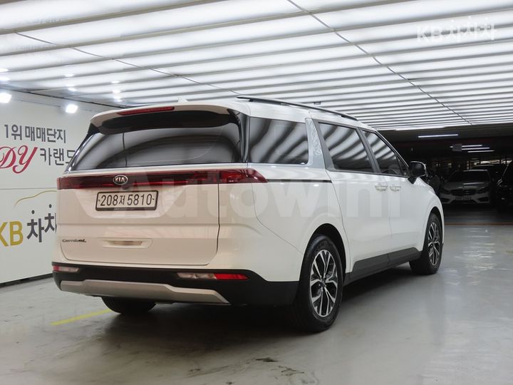 Kia Carnival 2021 KNANB81BBMS111179 — 4