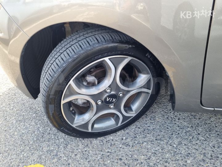 Kia Ray 2018 KNACK811BJT195109 — 4
