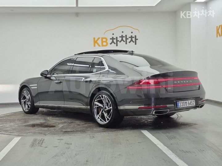 Genesis G90 2023 KMTFB41DDPU032762 — 3