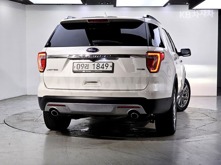 Ford Explorer 2017 1FM5K8FH7HGB24793 — 3