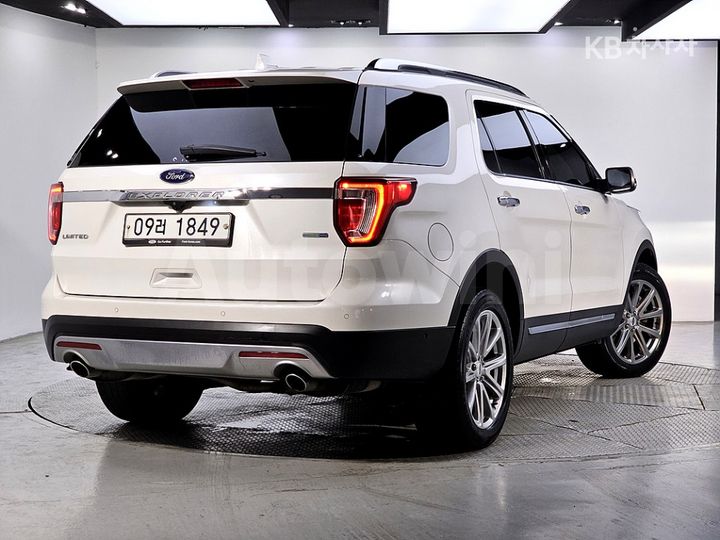 Ford Explorer 2017 1FM5K8FH7HGB24793 — 4