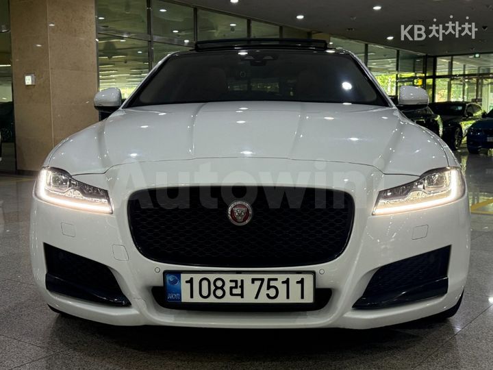 Jaguar XF 2018 — 2