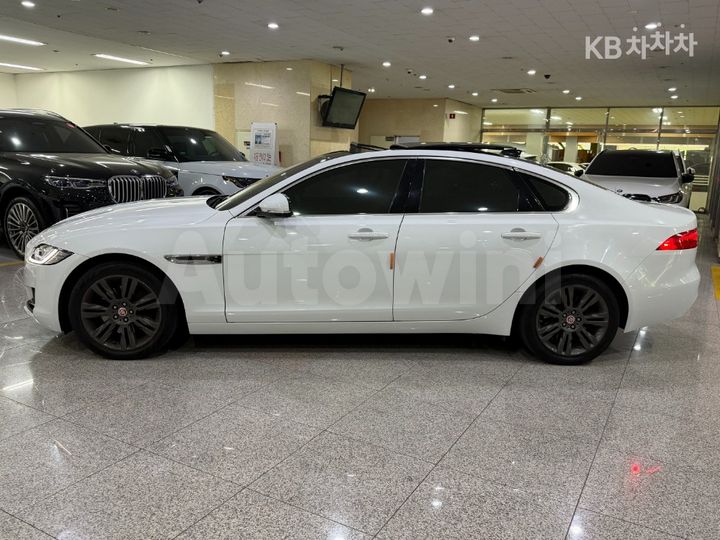 Jaguar XF 2018 — 3