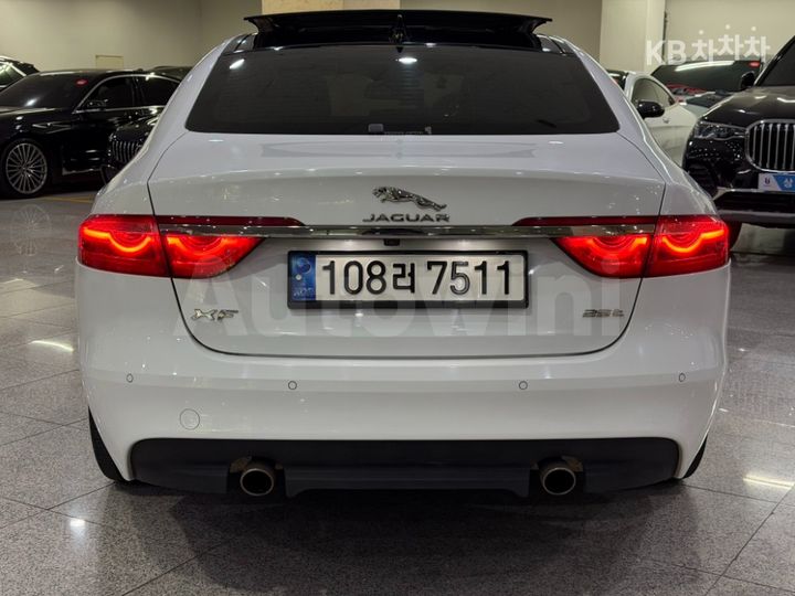 Jaguar XF 2018 — 4