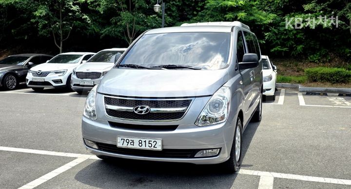 Hyundai Starex 2011 — 2