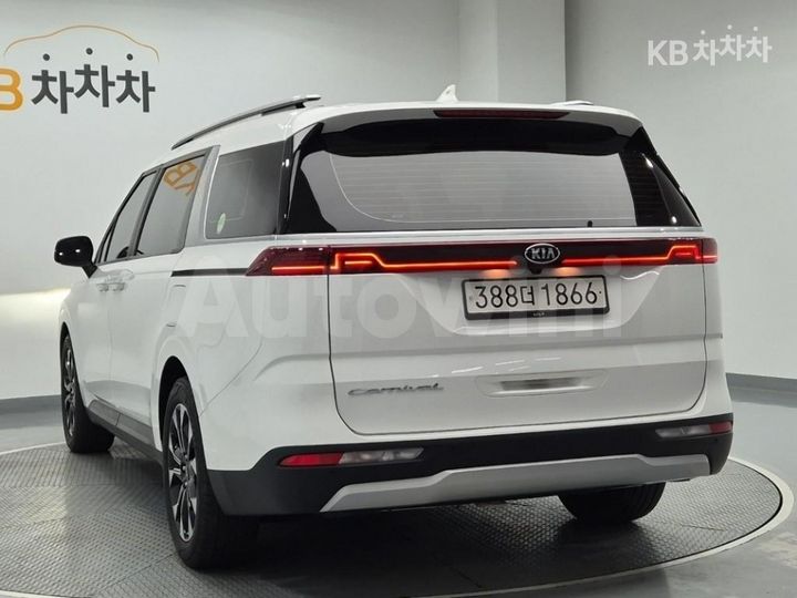 Kia Carnival 2021 KNANB81BBMS008716 — 2