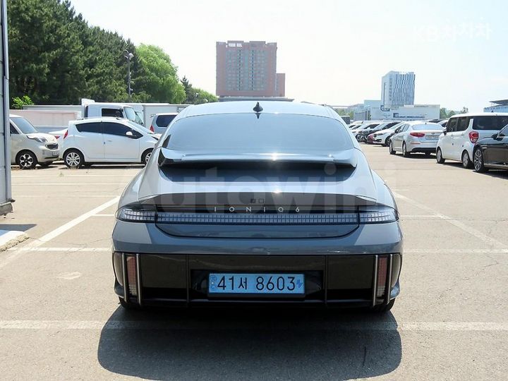 Hyundai Ioniq6 2023 — 3