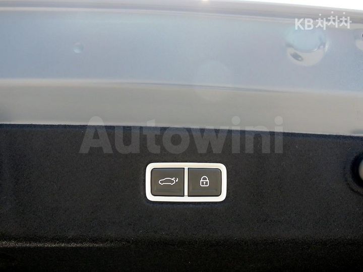 Hyundai Ioniq6 2023 — 5