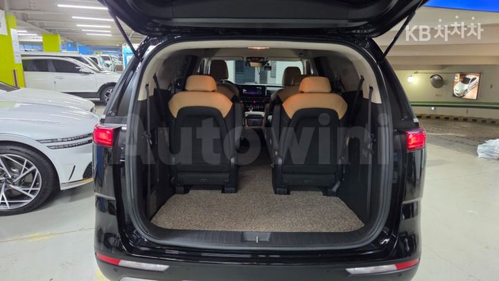 Kia Carnival 2023 KNANB813BPS328945 — 5