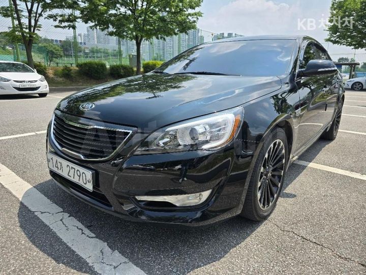 Kia K7 2011 KNALM412BBA034254 — 2