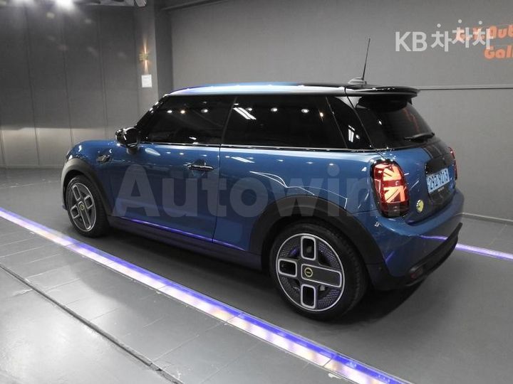 Mini Cooper 2022 WMW11DJ03N2S30521 — 4
