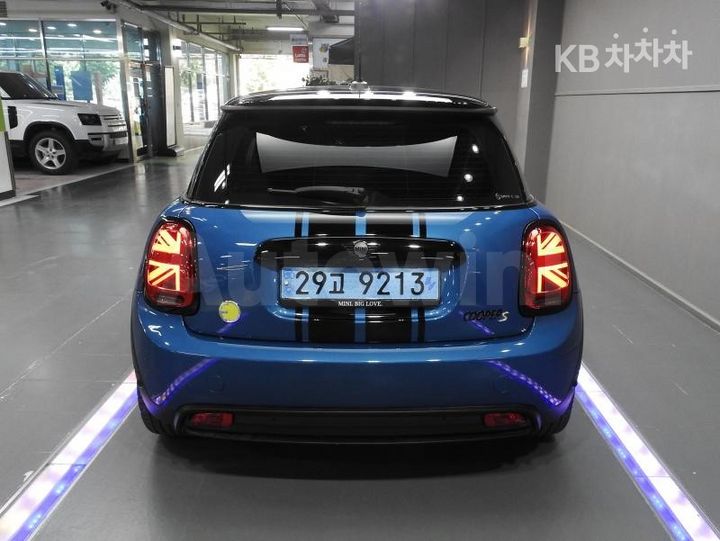 Mini Cooper 2022 WMW11DJ03N2S30521 — 5