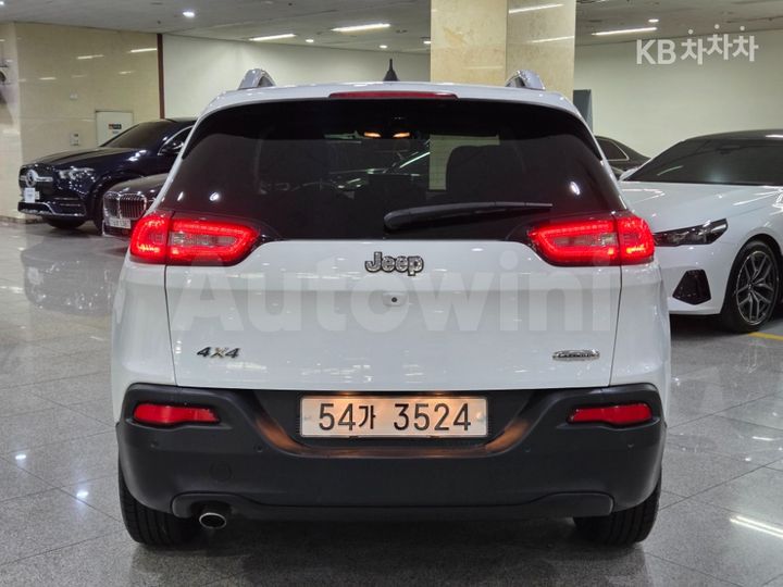 Jeep Cherokee 2016 1C4PJLCB3GW284399 — 4