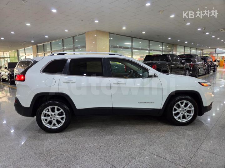 Jeep Cherokee 2016 1C4PJLCB3GW284399 — 5