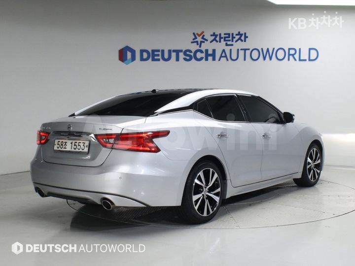 Nissan Maxima