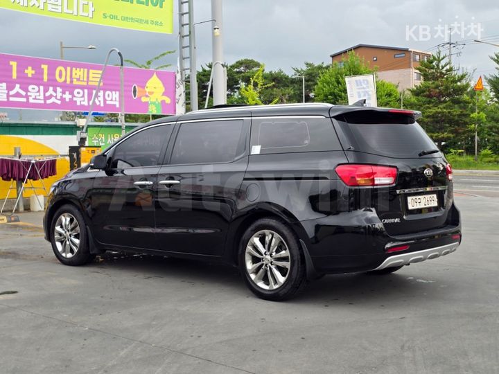 Kia Carnival 2018 KNAMC81ABJS436502 — 4