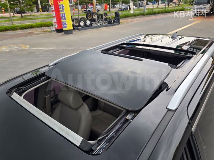 Kia Carnival 2018 KNAMC81ABJS436502 — 5
