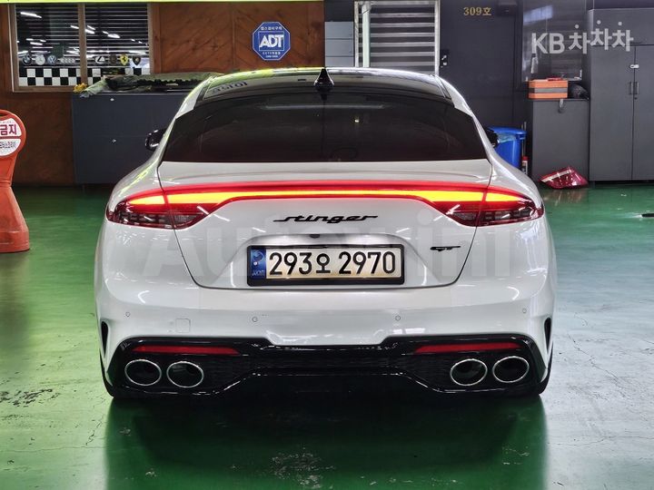 Kia Stinger 2019 — 4
