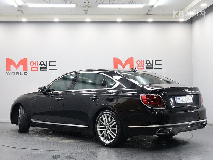Kia K9 2020 KNAS2418DLS021623 — 3