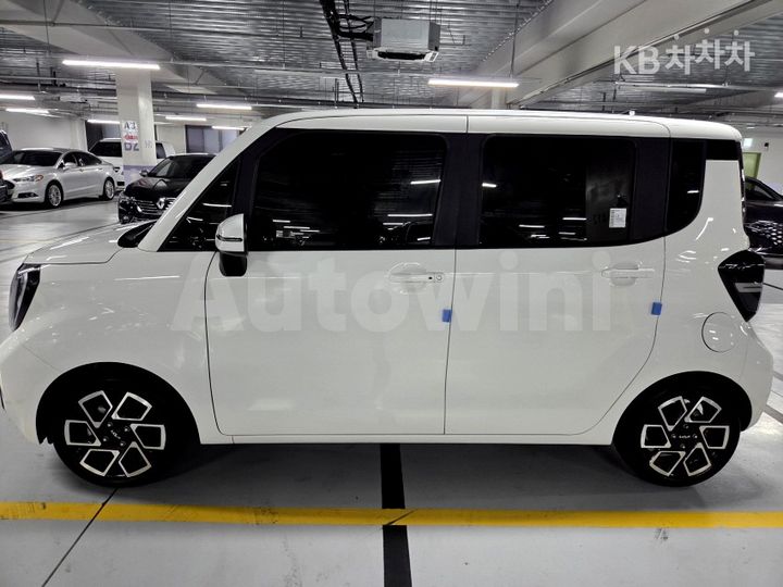 Kia Ray 2023 KNACH811BPT348483 — 4