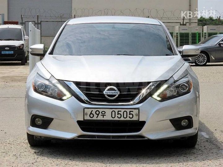 Nissan Altima
