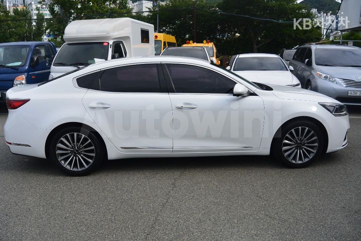 Kia K7 2016 KNALB415BGA018559 — 4
