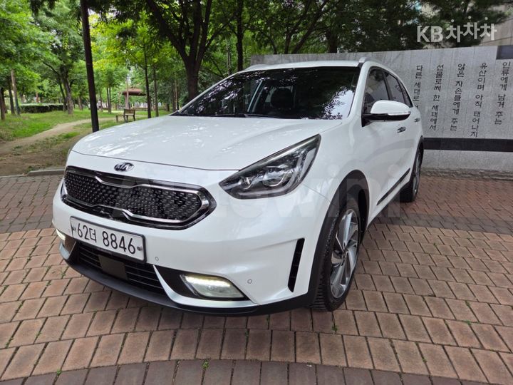 Kia Niro 2018 KNACC81CGJA089142 — 2