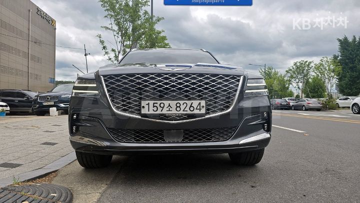 Genesis GV80 2020 KMTHC81CBLU018015 — 2