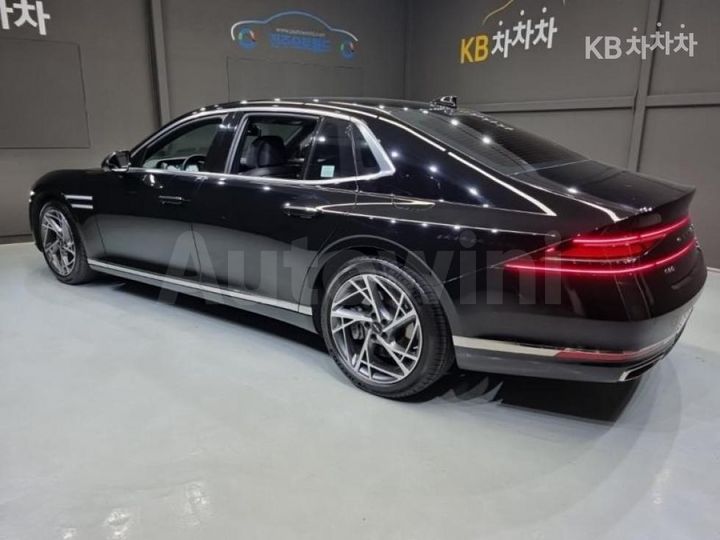 Genesis G90 2022 KMTFA41DDNU008699 — 4