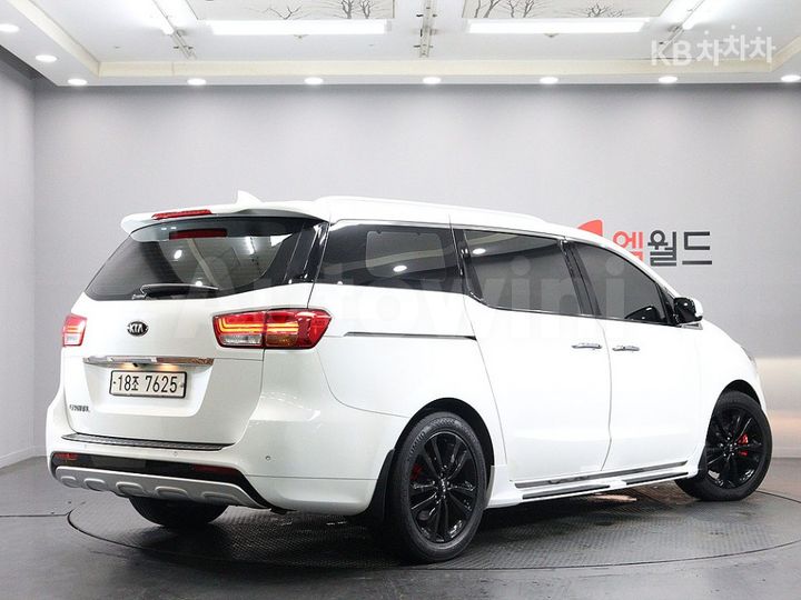 Kia Carnival 2015 — 3