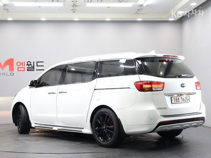 Kia Carnival 2015 — 4
