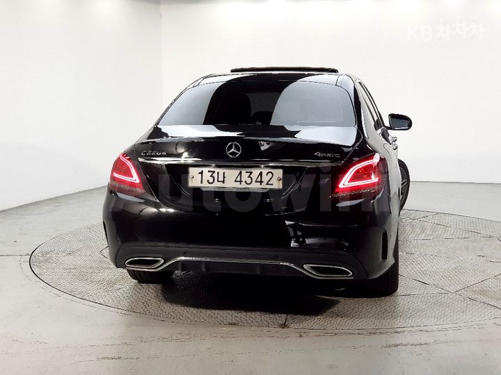 Mercedes-Benz C Class 2019 — 3