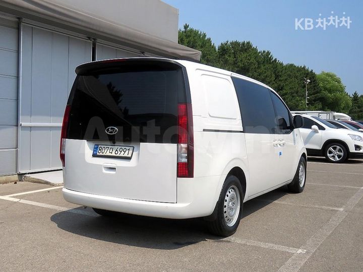 Hyundai Staria 2022 — 4
